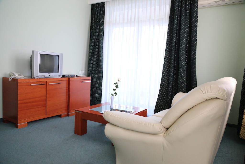 Hotel Apollonia Pristina Chambre photo