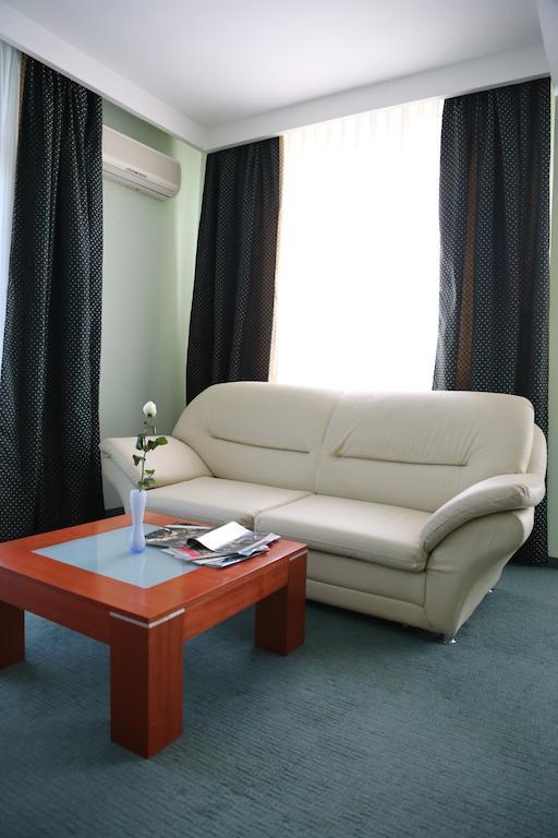 Hotel Apollonia Pristina Chambre photo