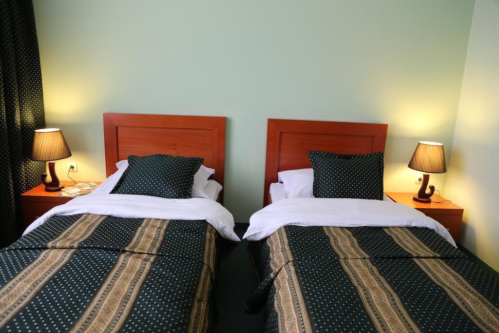 Hotel Apollonia Pristina Extérieur photo