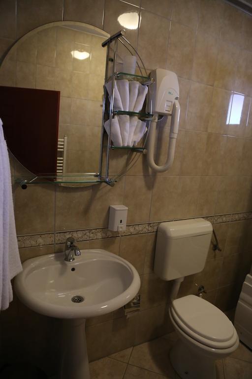 Hotel Apollonia Pristina Extérieur photo